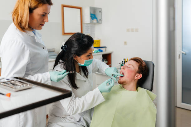 Best Emergency Dental Care for Broken or Chipped Teeth in Sto Brook University, NY